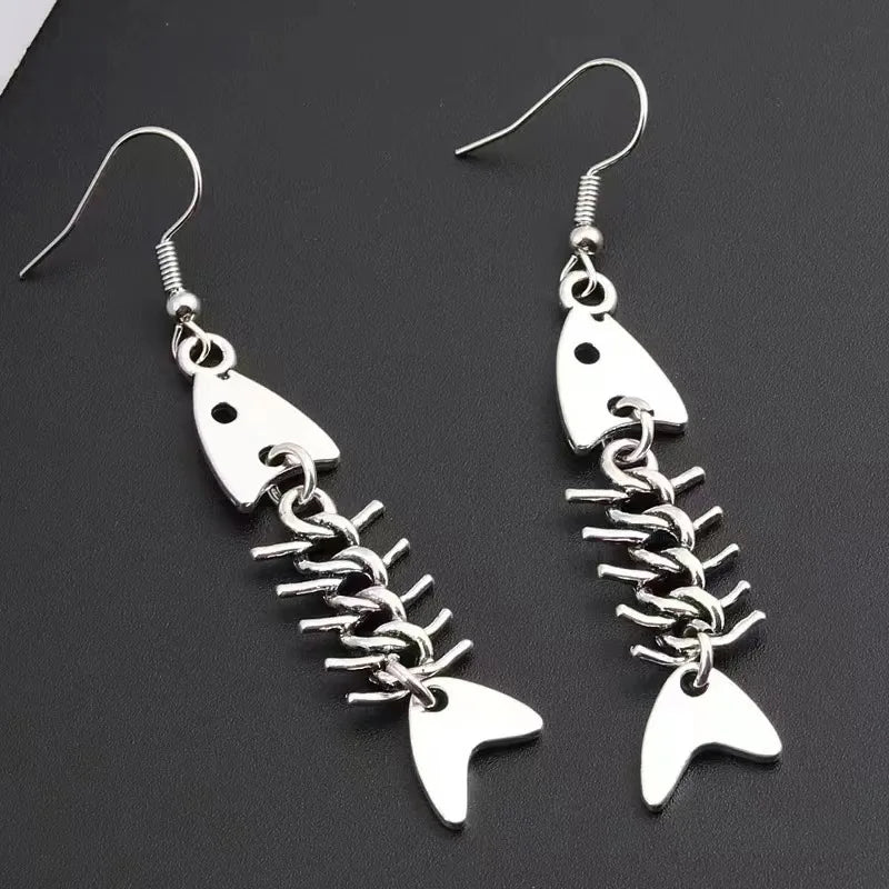 Boucles d’oreilles en forme d’arête de poisson couleur argent antique, design simple fait main