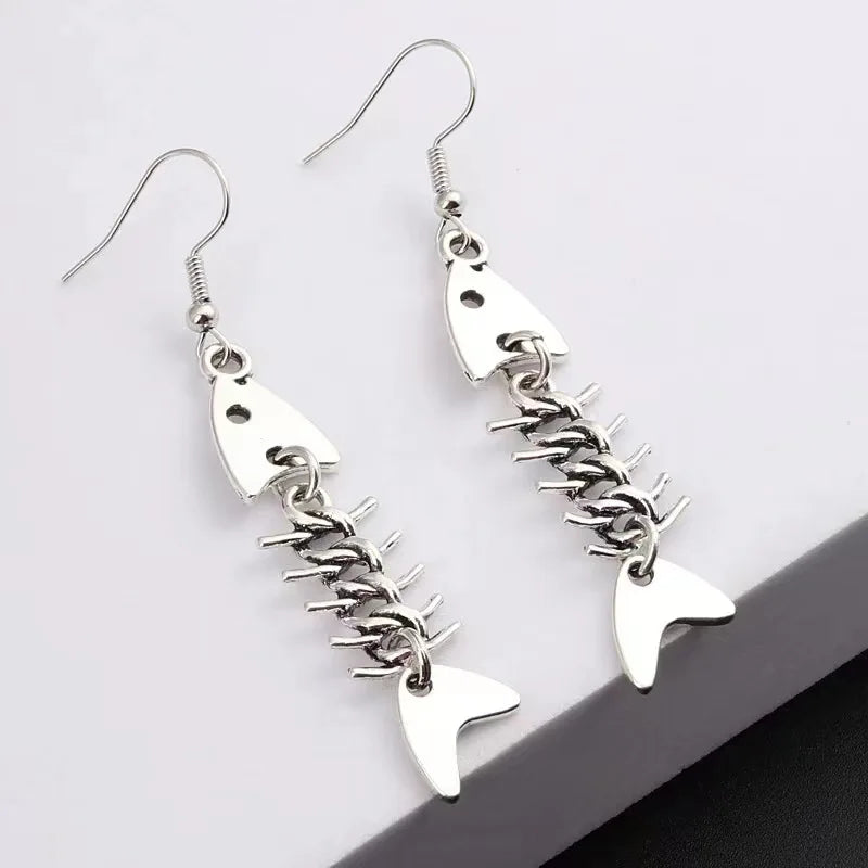 Boucles d’oreilles en forme d’arête de poisson couleur argent antique, design simple fait main
