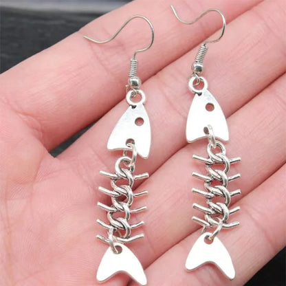 Boucles d’oreilles en forme d’arête de poisson couleur argent antique, design simple fait main